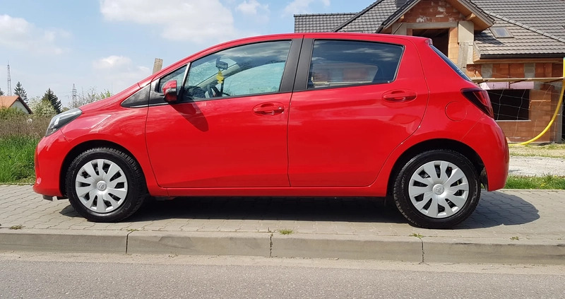 Toyota Yaris cena 39500 przebieg: 34000, rok produkcji 2015 z Proszowice małe 742